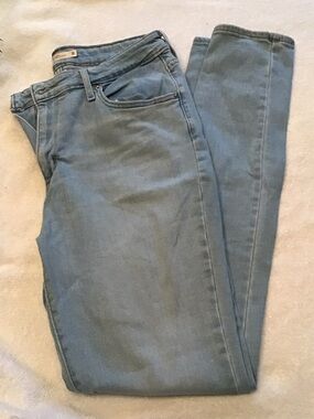 Levis faded blue 721 high rise skinny jeans